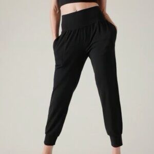 Athleta Black Salutation Jogger XS